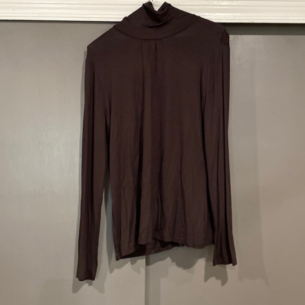 And Taylor, long sleeve top brown large